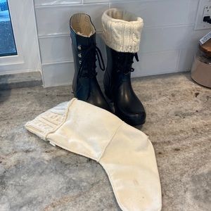 Hunter Lace Up Wellington: mid calf W23608